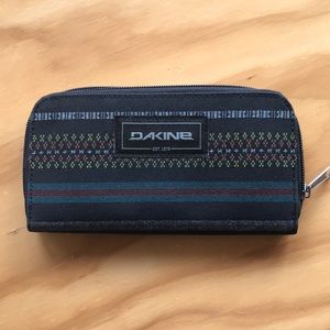 Dakine wallet
